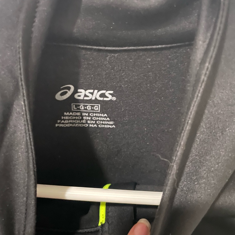 ASICS pull over - Picture 2 of 2